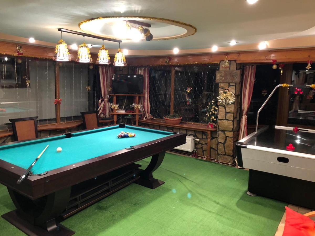 Pensiunea Crocus - Sauna & Billiard Poiana Brasov Eksteriør billede